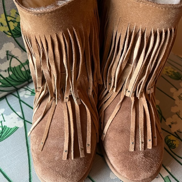 Koolaburra wedge boots suede with fringes size9 - Picture 2 of 6